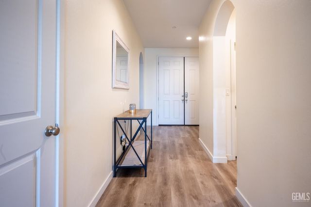 7903 Bandelier Drive, Bakersfield, CA 93313