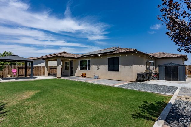 7903 Bandelier Drive, Bakersfield, CA 93313