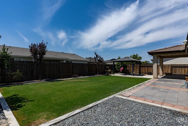 7903 Bandelier Drive, Bakersfield, CA 93313