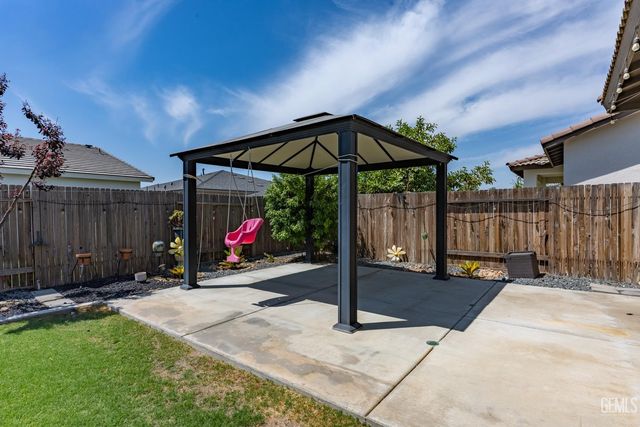 7903 Bandelier Drive, Bakersfield, CA 93313