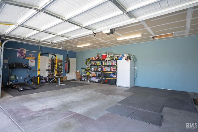 7903 Bandelier Drive, Bakersfield, CA 93313
