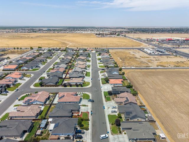 7903 Bandelier Drive, Bakersfield, CA 93313