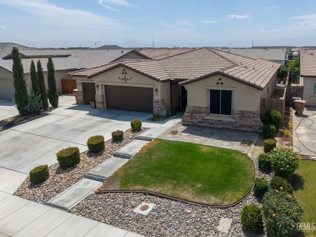 7903 Bandelier Drive, Bakersfield, CA 93313