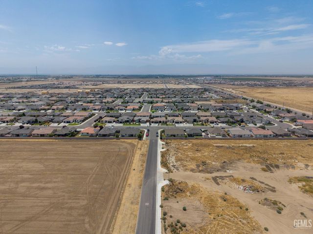 7903 Bandelier Drive, Bakersfield, CA 93313