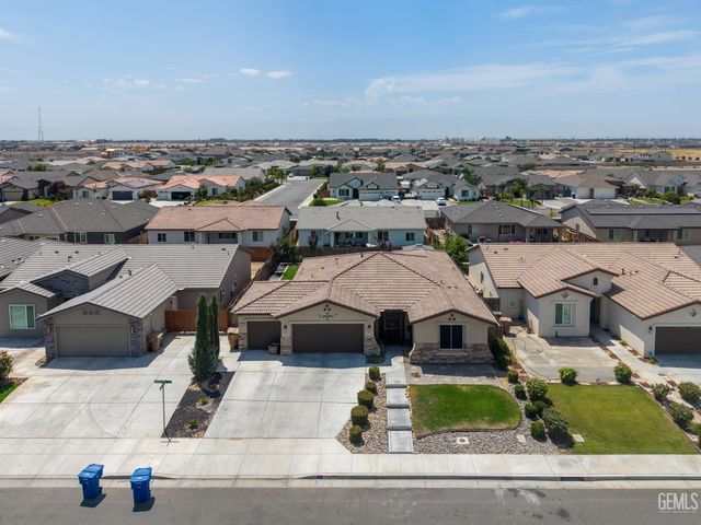 7903 Bandelier Drive, Bakersfield, CA 93313