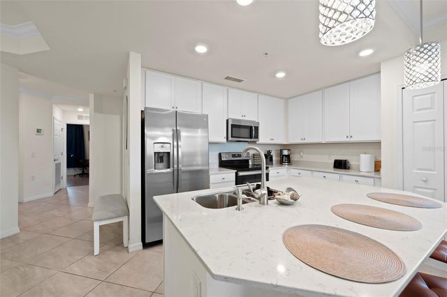17704 GAWTHROP DR 201, Bradenton, FL 34211