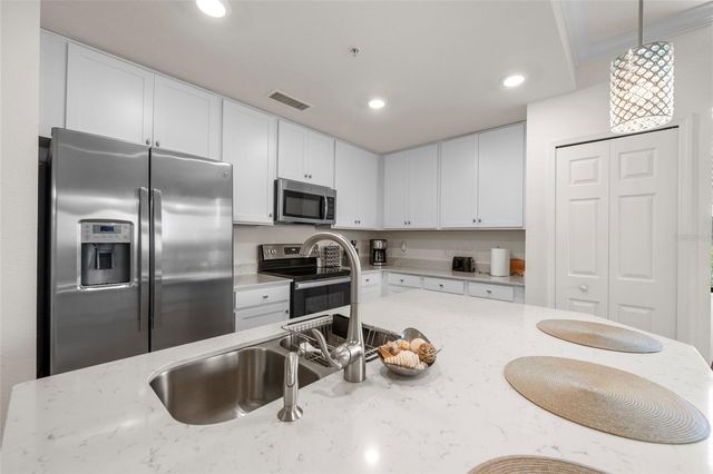 17704 GAWTHROP DR 201, Bradenton, FL 34211
