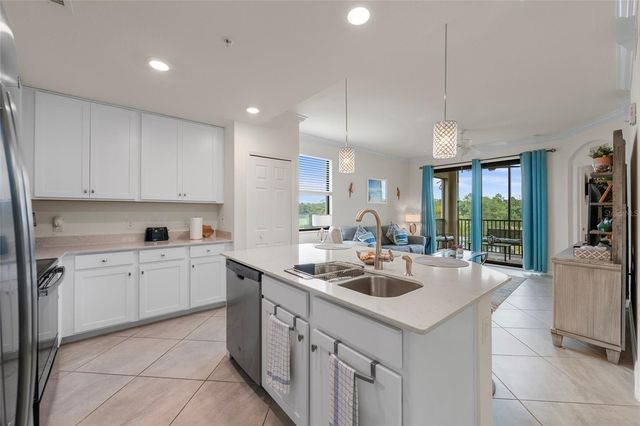 17704 GAWTHROP DR 201, Bradenton, FL 34211