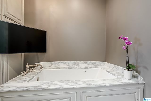 2400 Cahaba Rd Ste 260, Mountain Brook, AL 35223