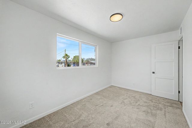 1322 N Rosemont Boulevard, Tucson, AZ 85712