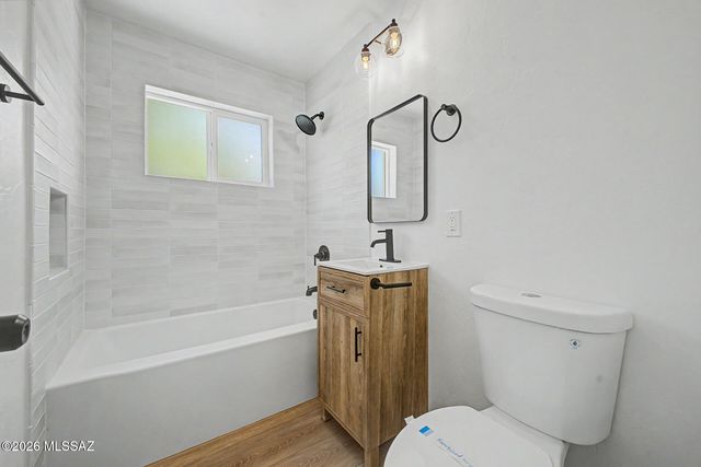 1322 N Rosemont Boulevard, Tucson, AZ 85712