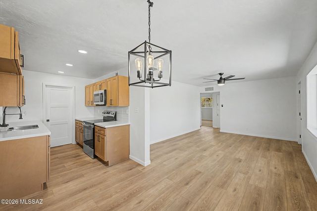 1322 N Rosemont Boulevard, Tucson, AZ 85712