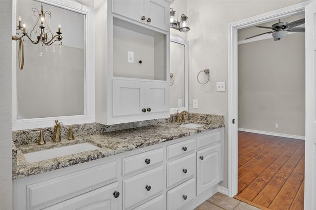 4925 Courtside Drive, Fort Worth, TX 76133