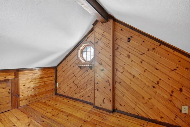 289 Lyon Lake Road, Fredonia Twp, MI 49068