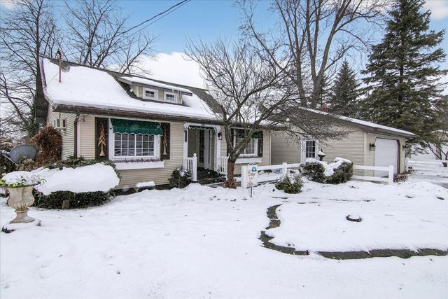 289 Lyon Lake Road, Fredonia Twp, MI 49068