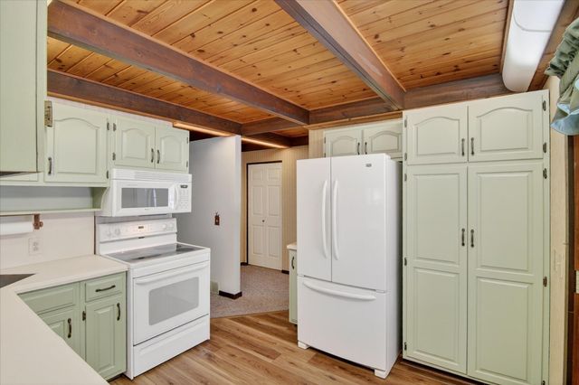 289 Lyon Lake Road, Fredonia Twp, MI 49068