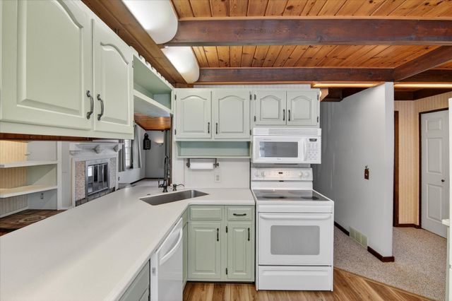 289 Lyon Lake Road, Fredonia Twp, MI 49068