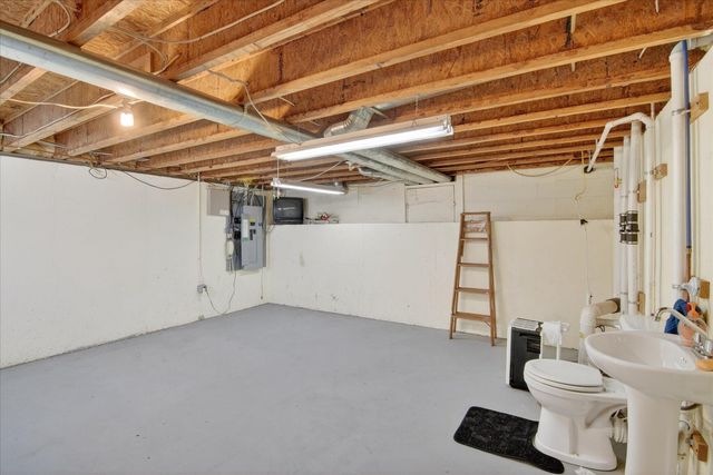 289 Lyon Lake Road, Fredonia Twp, MI 49068