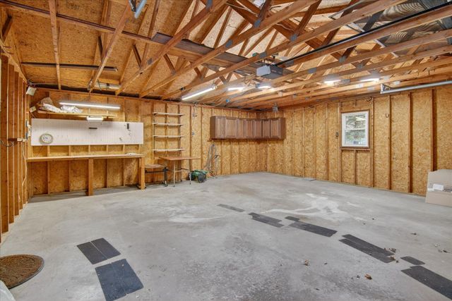 289 Lyon Lake Road, Fredonia Twp, MI 49068