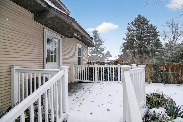 289 Lyon Lake Road, Fredonia Twp, MI 49068