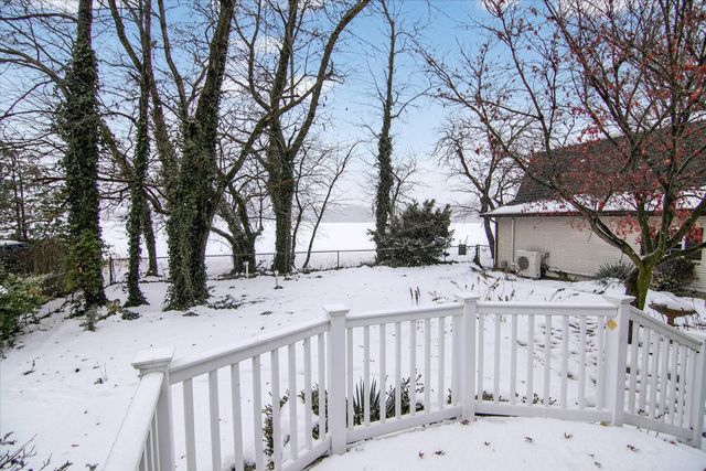 289 Lyon Lake Road, Fredonia Twp, MI 49068