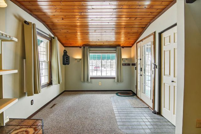 289 Lyon Lake Road, Fredonia Twp, MI 49068