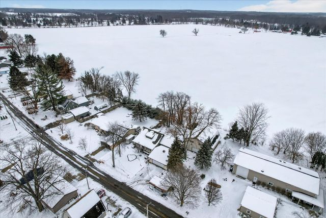 289 Lyon Lake Road, Fredonia Twp, MI 49068