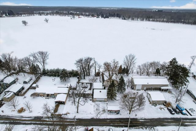 289 Lyon Lake Road, Fredonia Twp, MI 49068