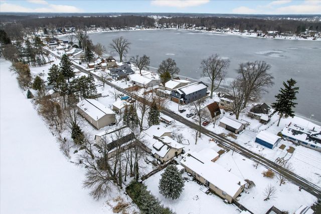 289 Lyon Lake Road, Fredonia Twp, MI 49068