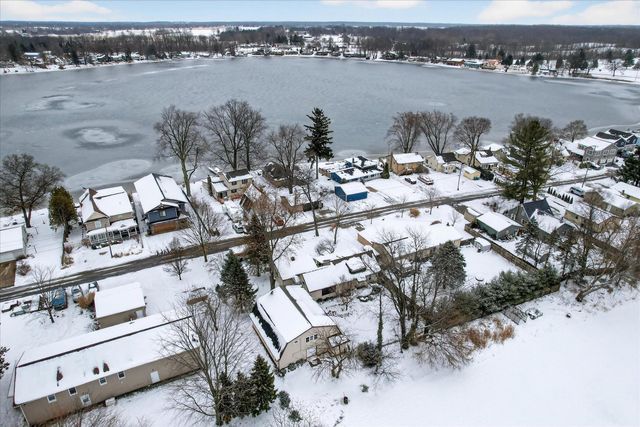 289 Lyon Lake Road, Fredonia Twp, MI 49068