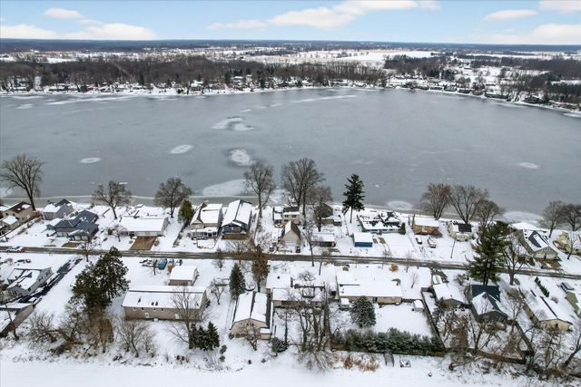 289 Lyon Lake Road, Fredonia Twp, MI 49068