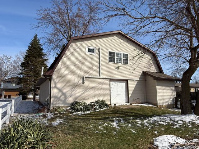 289 Lyon Lake Road, Fredonia Twp, MI 49068