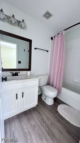 8239 Pacific Beach DR, Fort Myers, FL 33966