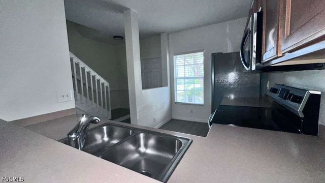 8239 Pacific Beach DR, Fort Myers, FL 33966