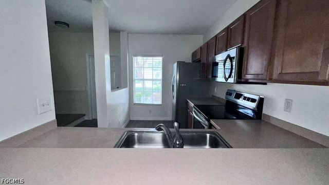 8239 Pacific Beach DR, Fort Myers, FL 33966