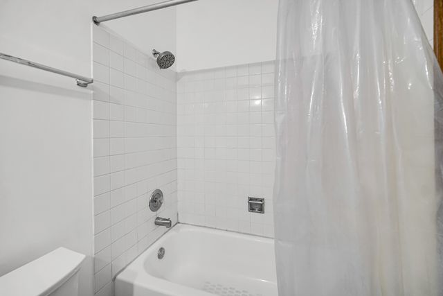 55 King Drive, Streamwood, IL 60107