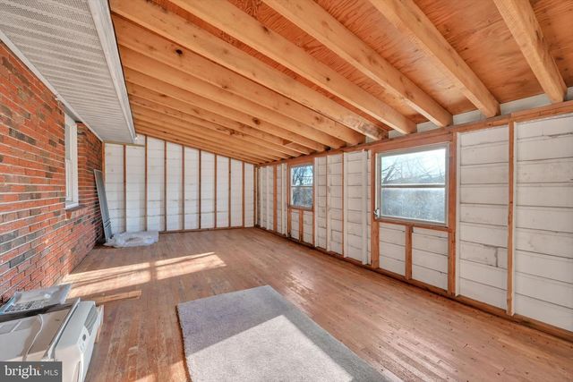 3137 E GALEN HALL RD, Reinholds, PA 17569