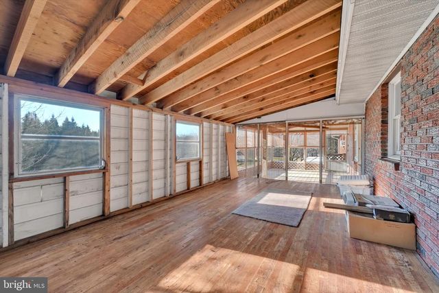 3137 E GALEN HALL RD, Reinholds, PA 17569