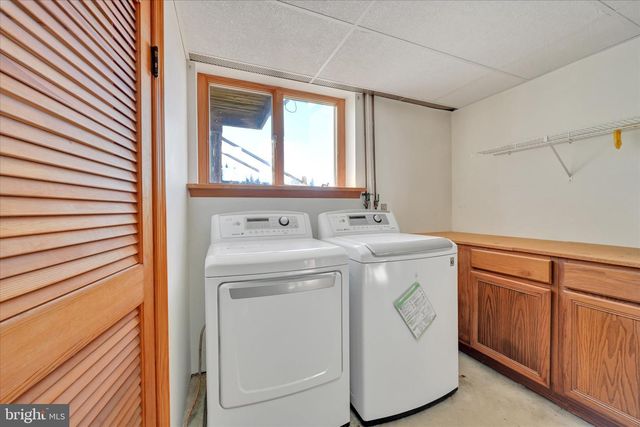 3137 E GALEN HALL RD, Reinholds, PA 17569