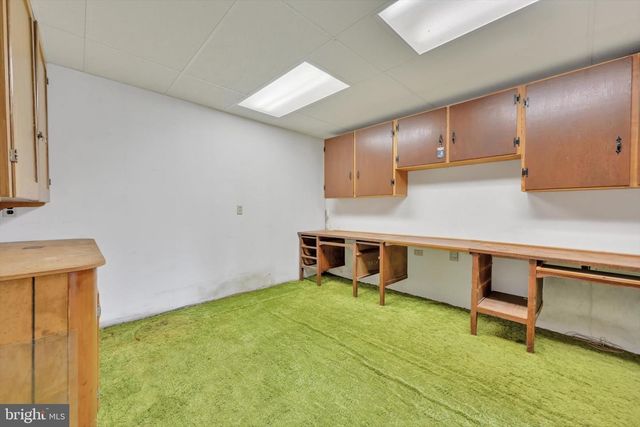 3137 E GALEN HALL RD, Reinholds, PA 17569