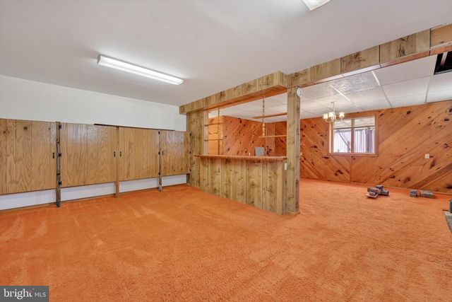 3137 E GALEN HALL RD, Reinholds, PA 17569