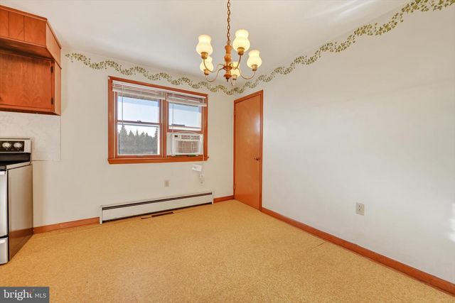 3137 E GALEN HALL RD, Reinholds, PA 17569