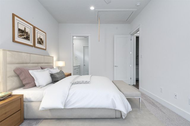 1123 W 17th Street B, Houston, TX 77008