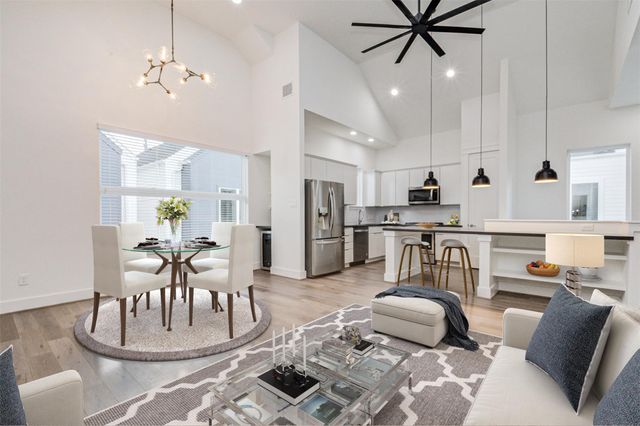 1123 W 17th Street B, Houston, TX 77008