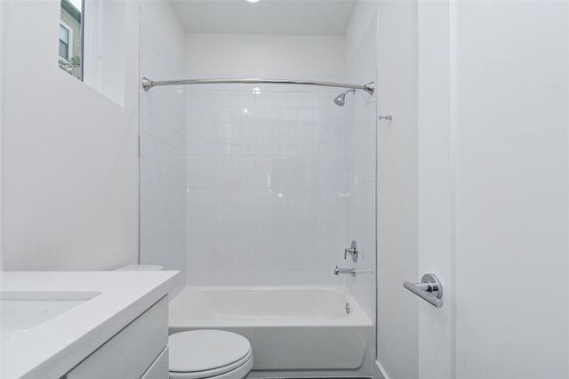 1123 W 17th Street B, Houston, TX 77008