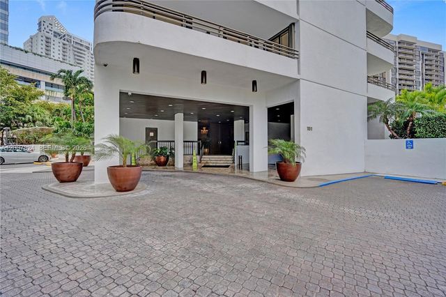 151 SE 15th Rd 502, Miami, FL 33129