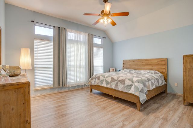 6425 Greenbriar Lane, Fort Worth, TX 76132