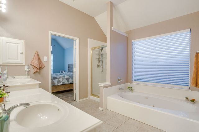 6425 Greenbriar Lane, Fort Worth, TX 76132