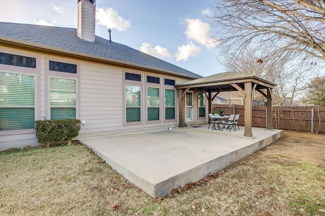 6425 Greenbriar Lane, Fort Worth, TX 76132