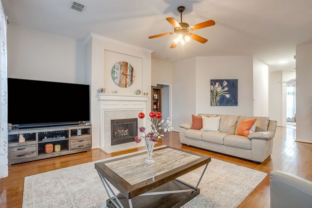 6425 Greenbriar Lane, Fort Worth, TX 76132